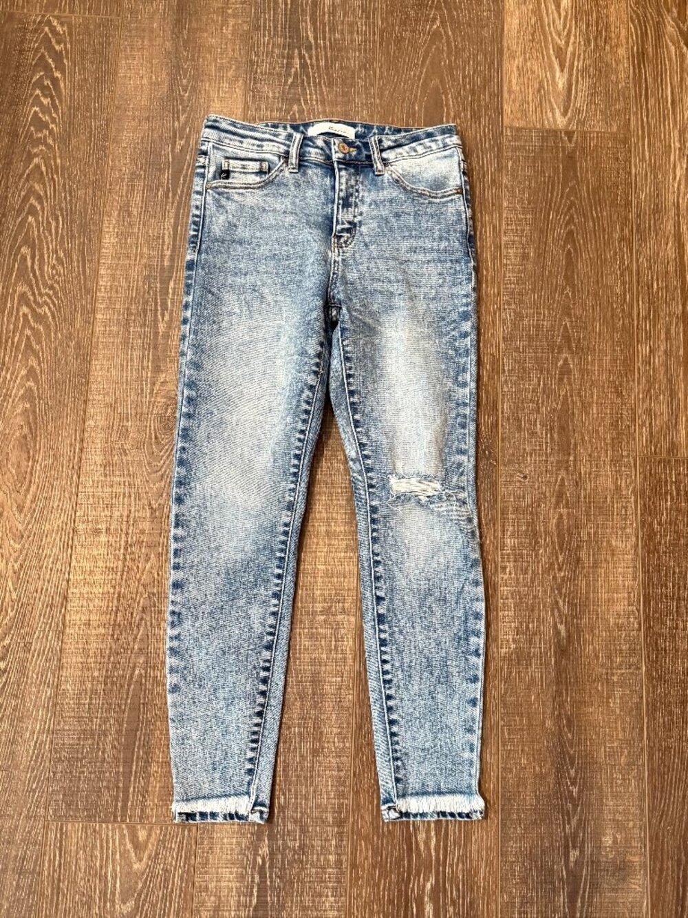 KanCan Distressed Jeans – Size 7/27